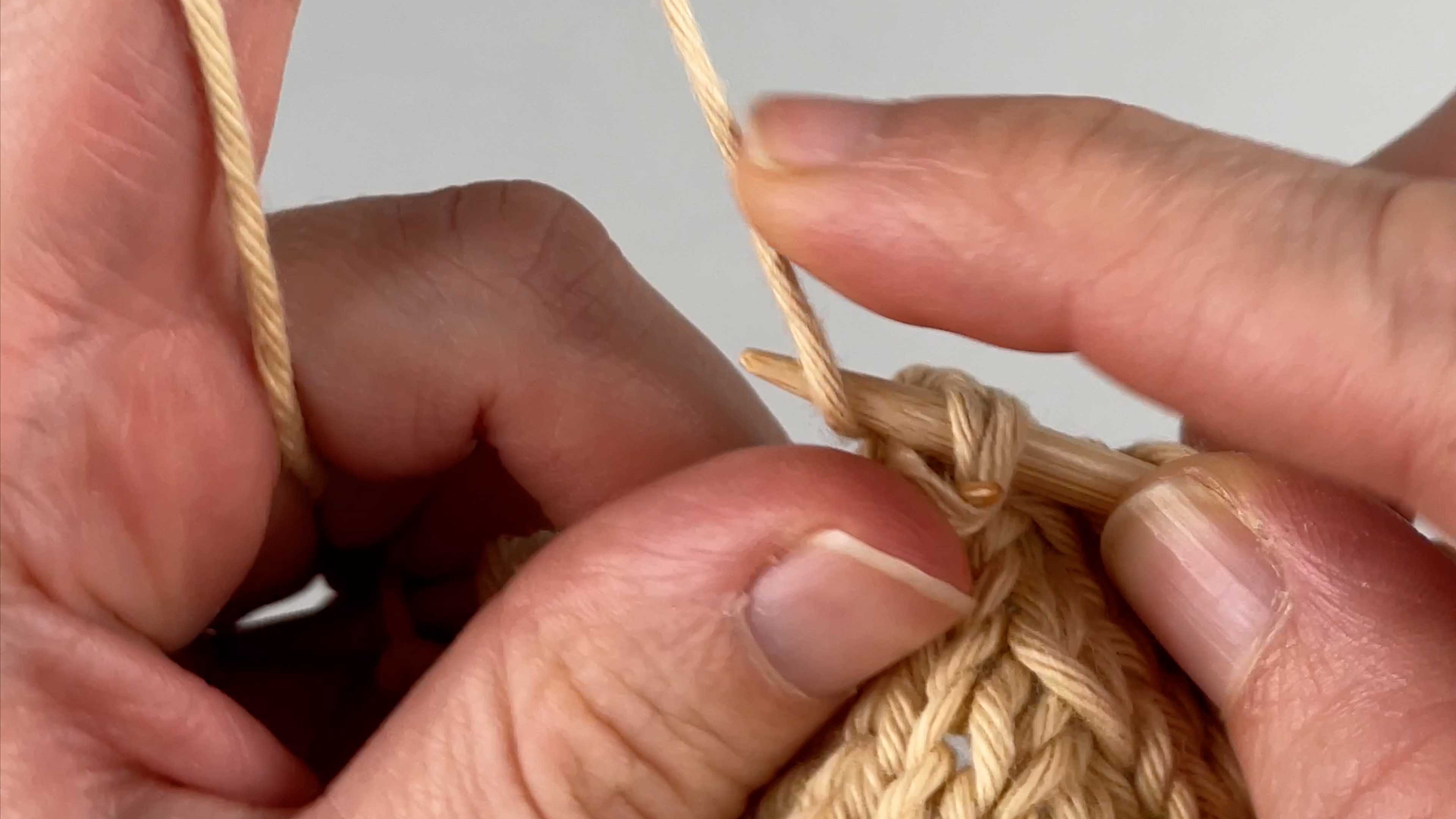 Masche rechts stricken 