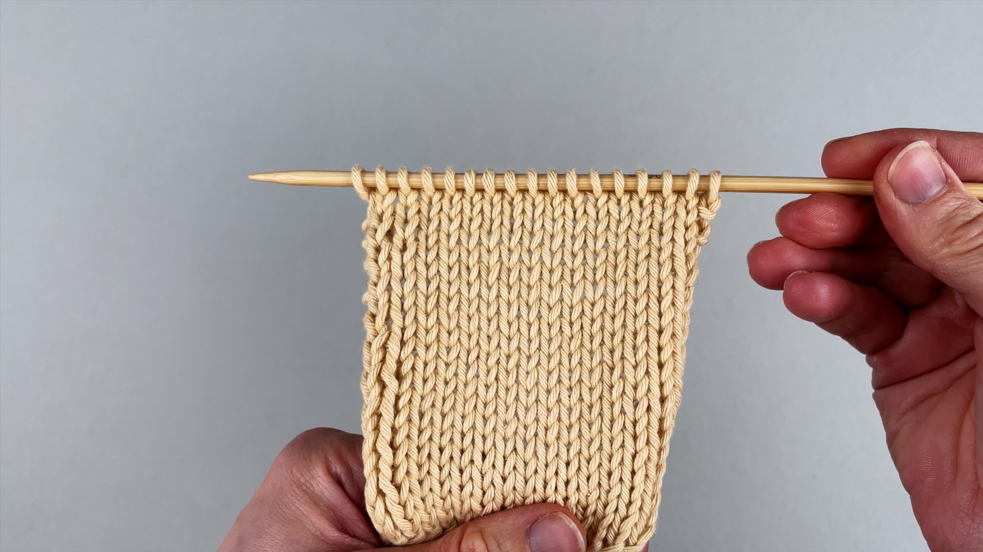 Die rechte Masche gestrickt